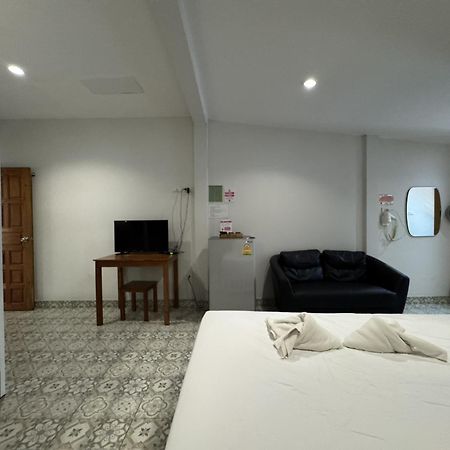 Warmwell Hostel Ban Chuk Kum Eksteriør bilde